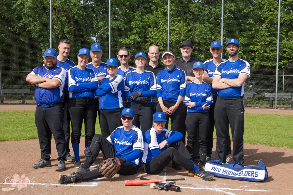 Offici�le teamfoto van het Moorfielders Blind Baseball team